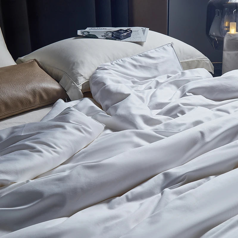 Hand -made quilts. Comforter, 100% Pure Silk, White