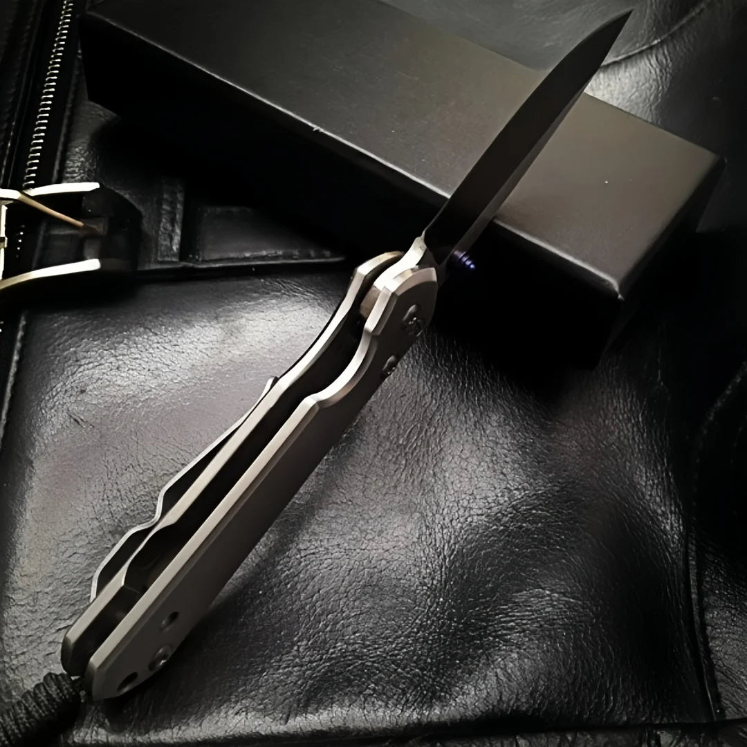 Folding Knife Made of High Hardness Stainless Steel