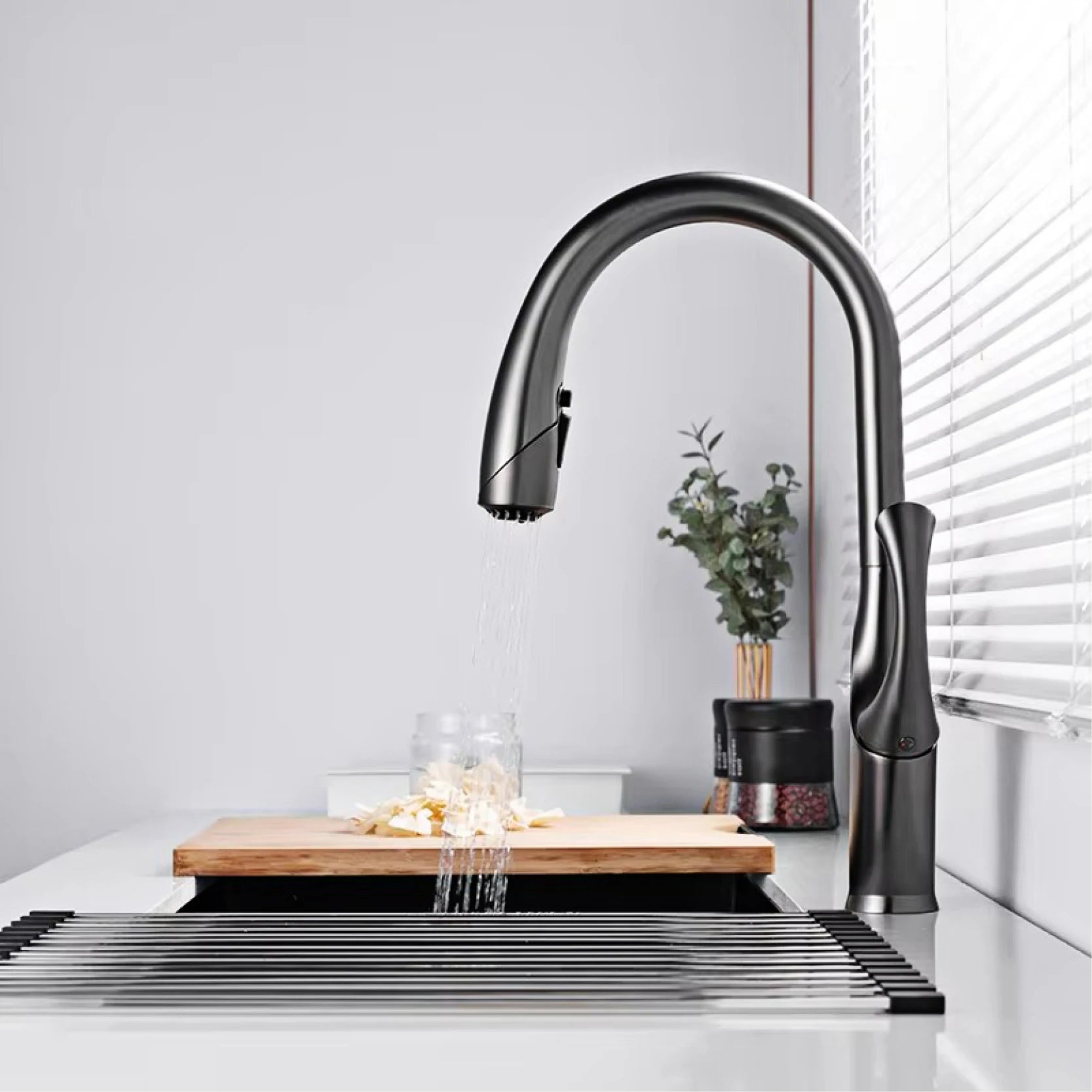 kitchen faucet, single handle, touch control, 3-function spray