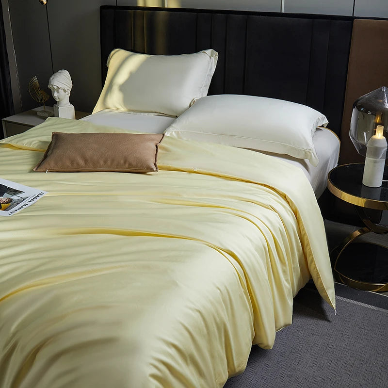 Hand -made quilts. Comforter, 100% Pure Silk, White