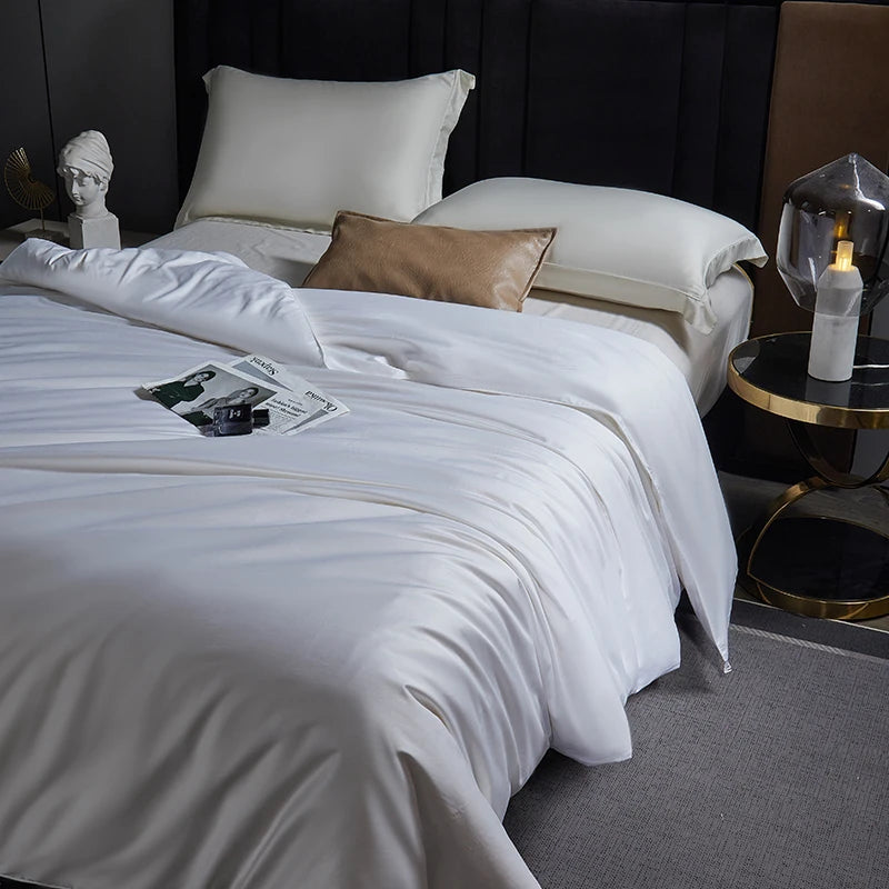 Hand -made quilts. Comforter, 100% Pure Silk, White