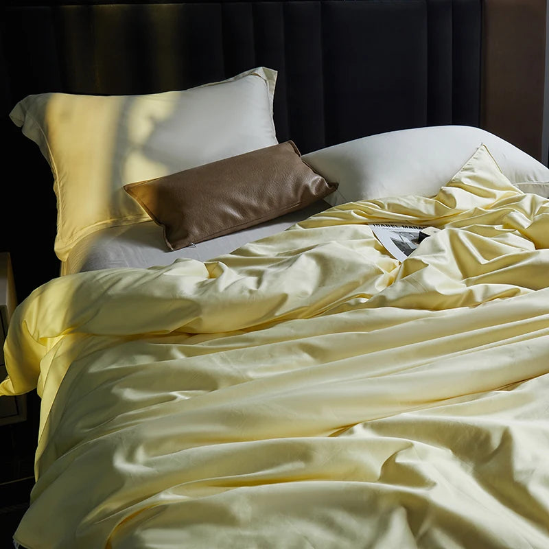 Hand -made quilts. Comforter, 100% Pure Silk, White